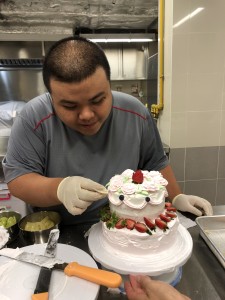 學員親自造生日蛋糕 (2)