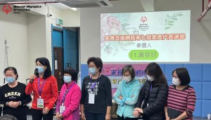 2提名人進行拉票