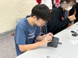 20240409-義工製作皮革