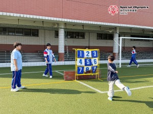 20251223-參與者進行足球體驗區